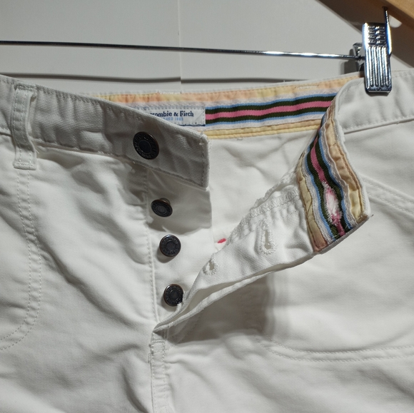 Abercrombie & Fitch Woman's Low Rise White 100% Cotton Shorts Size 8 - Picture 7 of 9